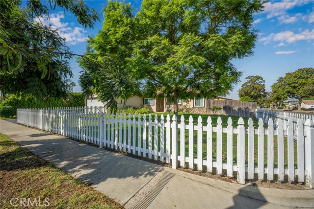 Detail Gallery Image 5 of 39 For 1001 Nicklett Ave, Fullerton,  CA 92833 - 4 Beds | 2 Baths