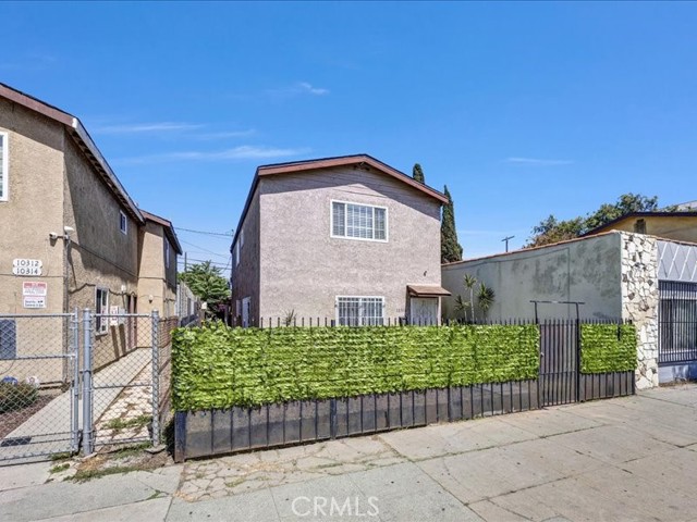 10316 S San Pedro Street, Los Angeles CA: https://media.crmls.org/medias/fa080f8d-1fbd-4f2c-b20e-f75baf80c959.jpg