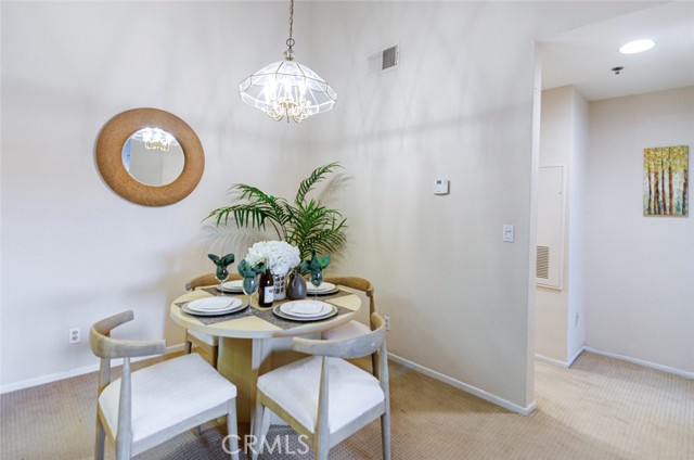 Detail Gallery Image 5 of 21 For 5805 Oak Bend #302,  Oak Park,  CA 91377 - 1 Beds | 1 Baths