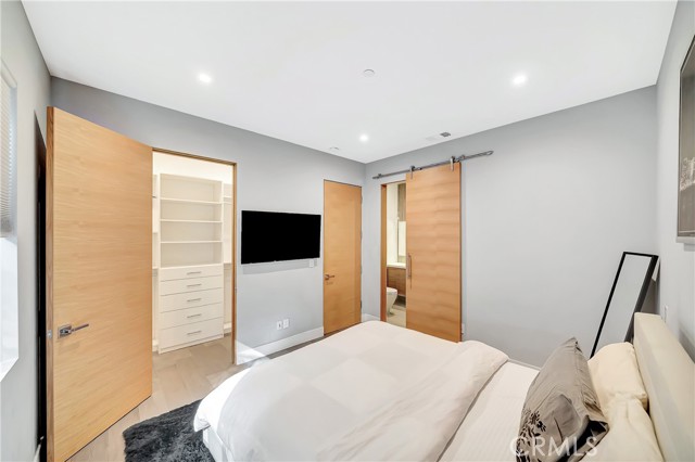 5622 Katherine, Sherman Oaks CA: https://media.crmls.org/medias/fa09f88d-a61a-4568-9a69-2448c1cbb1b8.jpg