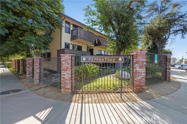 Detail Gallery Image 17 of 33 For 7300 Corbin Ave #G,  Reseda,  CA 91335 - 2 Beds | 2 Baths