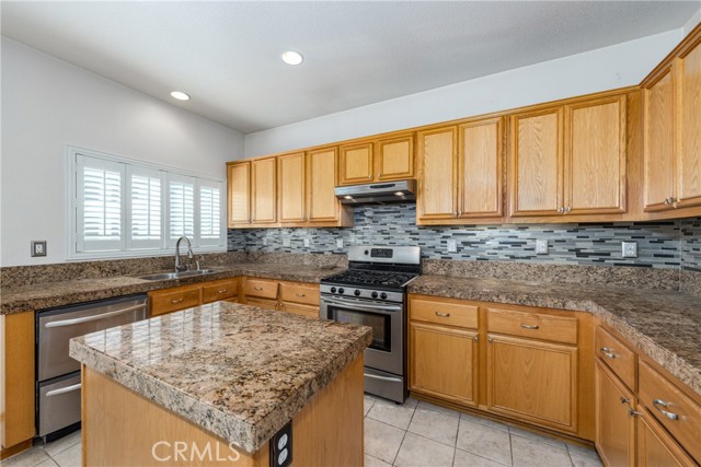 Detail Gallery Image 9 of 26 For 1852 Rogers Way, San Jacinto,  CA 92582 - 3 Beds | 2/1 Baths