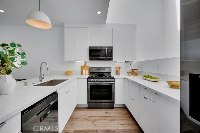 6919 Knowlton Place, Los Angeles CA: https://media.crmls.org/medias/fa0b763b-8b66-410c-ba42-bb3d469441ec.jpg