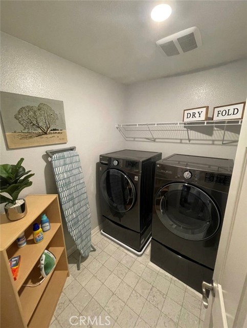 Detail Gallery Image 15 of 19 For 7837 Brass Kettle Cir, Riverside,  CA 92507 - 5 Beds | 3/1 Baths