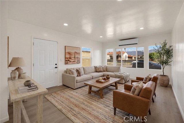 Detail Gallery Image 6 of 33 For 1287 W 8th, San Bernardino,  CA 92411 - 4 Beds | 1 Baths