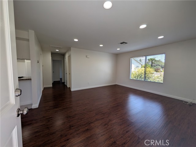 529 E Colorado Boulevard, Monrovia CA: https://media.crmls.org/medias/fa0dffe9-0e69-4915-a6cd-2001a0bf510e.jpg