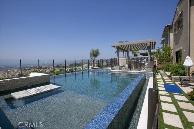 Detail Gallery Image 57 of 69 For 20300 W Windsor Ln, Northridge,  CA 91326 - 5 Beds | 6 Baths