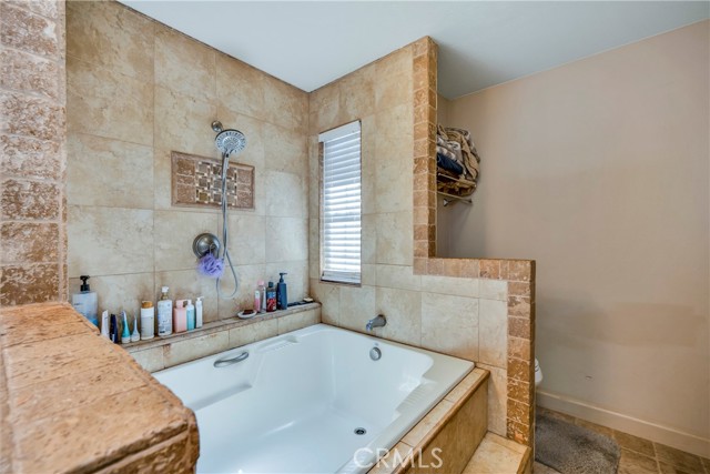 Detail Gallery Image 12 of 27 For 18217 Deer Hill Rd, Hidden Valley Lake,  CA 95467 - 3 Beds | 2 Baths