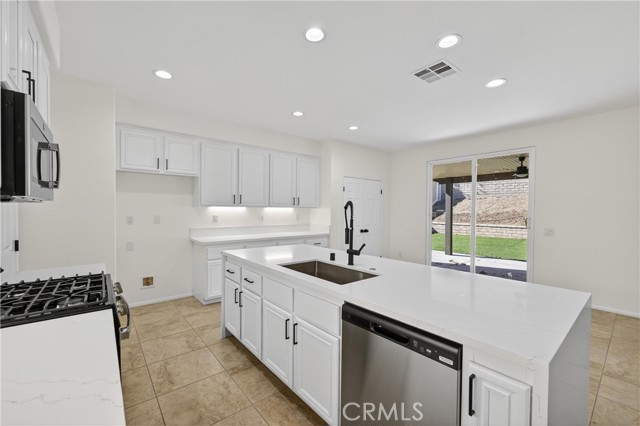 Detail Gallery Image 23 of 39 For 205 Logan, Beaumont,  CA 92223 - 5 Beds | 3 Baths