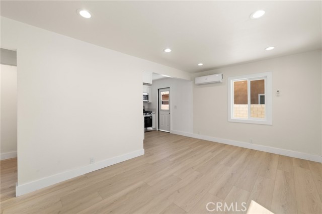 Detail Gallery Image 5 of 27 For 7488 Los Feliz Dr, Highland,  CA 92346 - 2 Beds | 1 Baths