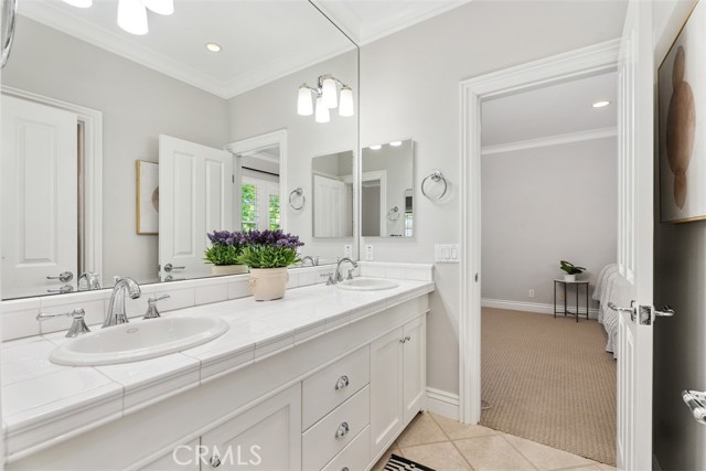 19256 Jasper Hill Road, Lake Forest CA: https://media.crmls.org/medias/fa10dad1-0c66-4348-ae5e-00302336b87c.jpg