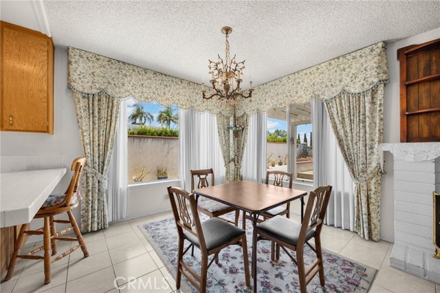 Detail Gallery Image 14 of 33 For 1516 Mesa Verde, Fullerton,  CA 92833 - 4 Beds | 2 Baths
