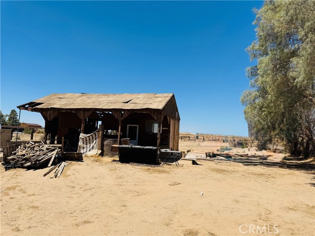 34756 Birch Road, Barstow CA: https://media.crmls.org/medias/fa113b96-0e8a-4939-a121-b9446792a453.jpg