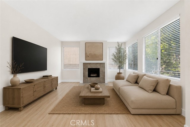 Front Image Thumbnail for CRSR26231352