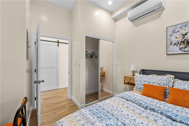 Detail Gallery Image 24 of 33 For 6920 1/2 Loma Verde, Canoga Park,  CA 91303 - 3 Beds | 3 Baths