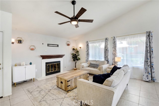 42297 Sultan Avenue, Palm Desert CA: https://media.crmls.org/medias/fa153a4b-a815-4251-a8ab-9ff62f098585.jpg