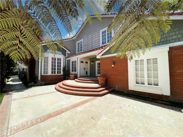 Detail Gallery Image 3 of 25 For 19375 Woodlands Dr, Huntington Beach,  CA 92648 - 5 Beds | 4/1 Baths