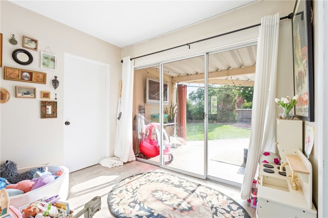 745 N Laurel Avenue, Upland CA: https://media.crmls.org/medias/fa15c1e6-621f-44f6-89f9-0639b17ebd8b.jpg