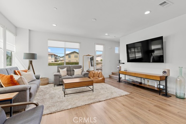Detail Gallery Image 10 of 51 For 119 E Knox Dr, La Habra,  CA 90631 - 3 Beds | 2/1 Baths