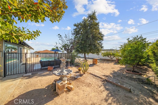 1258 Holly Lane, Calimesa CA: https://media.crmls.org/medias/fa162899-6bc5-413e-af07-965dac46d96d.jpg