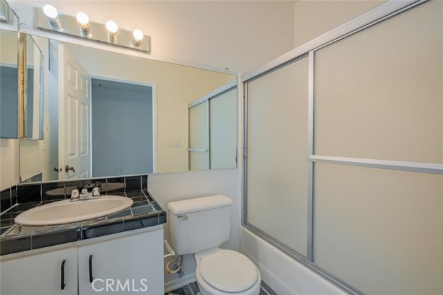 Detail Gallery Image 16 of 27 For 1242 S Holt Ave #104,  Los Angeles,  CA 90035 - 2 Beds | 2/1 Baths