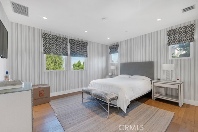 Detail Gallery Image 45 of 75 For 17950 Rancho St, Encino,  CA 91316 - 5 Beds | 6 Baths