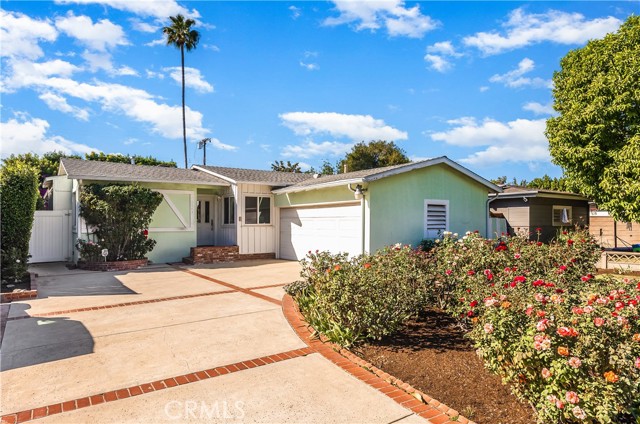 Detail Gallery Image 1 of 18 For 5743 Natick Ave, Sherman Oaks,  CA 91411 - 3 Beds | 2 Baths