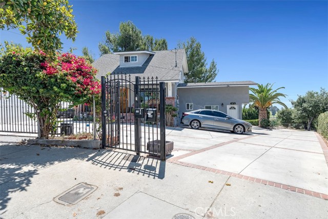 114 N Bonnie Beach Place, East Los Angeles CA: https://media.crmls.org/medias/fa196085-78f9-4855-8181-132846e6aa42.jpg