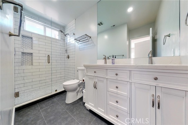 Detail Gallery Image 14 of 35 For 7648 Ostrom Ave, Lake Balboa,  CA 91406 - 4 Beds | 3 Baths