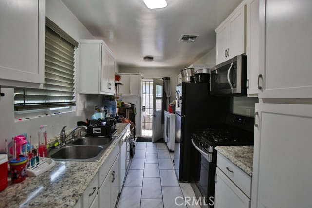 12621 Sweetbriar Drive, Garden Grove CA: https://media.crmls.org/medias/fa19f456-5110-4a33-924e-00554d3b6c20.jpg