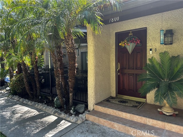 7800 Via Genova, Burbank CA: https://media.crmls.org/medias/fa1b3cd6-8e28-4f3e-b491-05d4df56fb9c.jpg