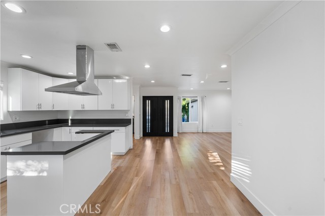 6653 Belmar Avenue, Reseda CA: https://media.crmls.org/medias/fa1b402c-3b18-407a-87e0-0ba7c46be98e.jpg