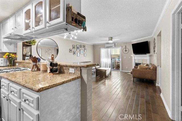 1001 Belmont Avenue, Long Beach CA: https://media.crmls.org/medias/fa1ba380-3bca-4ff3-8eca-fe21ab497145.jpg