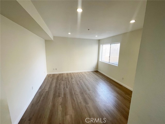 Detail Gallery Image 6 of 10 For 116 W Maple St #6,  Glendale,  CA 91204 - 3 Beds | 2 Baths