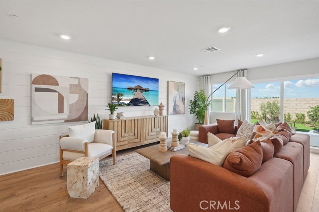 Detail Gallery Image 4 of 26 For 14017 Larissa St, Moreno Valley,  CA 92555 - 4 Beds | 2/1 Baths