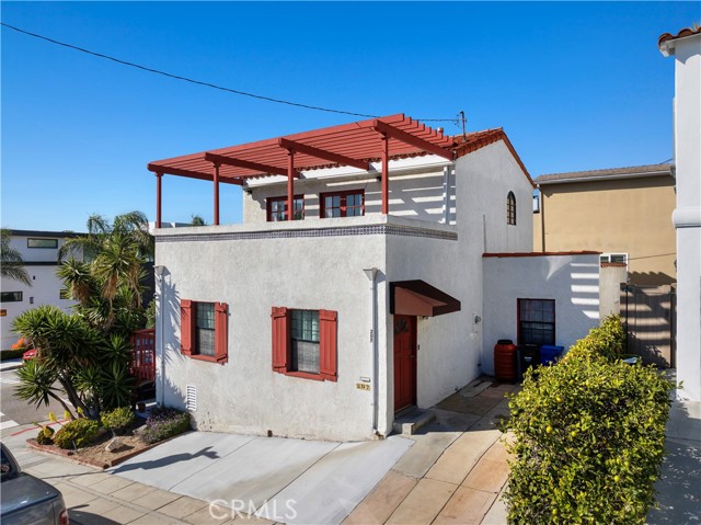 207 16th Street, Hermosa Beach CA: https://media.crmls.org/medias/fa1ccf0d-cf8c-4c6d-93e0-ca837edcccfc.jpg