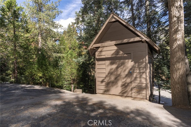 517 Brentwood, Lake Arrowhead, CA 92352