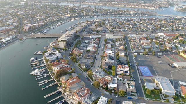 125 Siena Drive, Long Beach CA: https://media.crmls.org/medias/fa1eca01-361d-4180-b2ac-e9ff93f8d62e.jpg