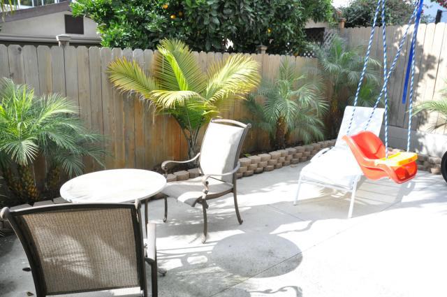 1723 Carver, Redondo Beach, California 90278, 3 Bedrooms Bedrooms, ,2 BathroomsBathrooms,Residential,Sold,Carver,S12104965