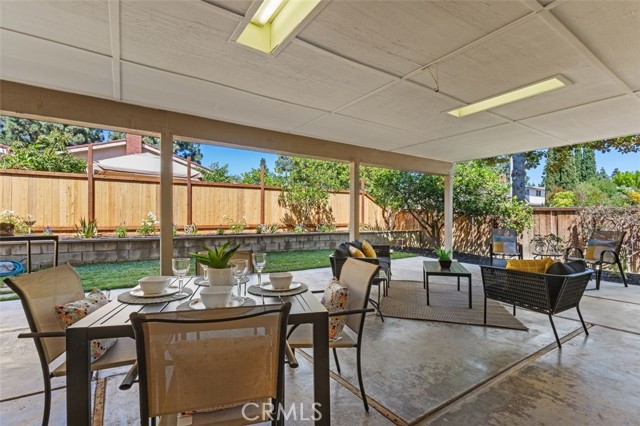 Detail Gallery Image 14 of 46 For 1691 Green Meadow Ave, Tustin,  CA 92780 - 6 Beds | 4 Baths
