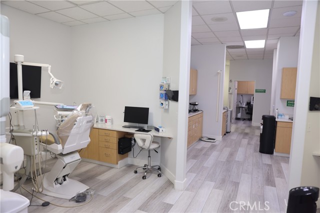 3950 Pierce St, Riverside CA: https://media.crmls.org/medias/fa1fb32d-d0ab-43f7-81ee-6755d7a92e00.jpg