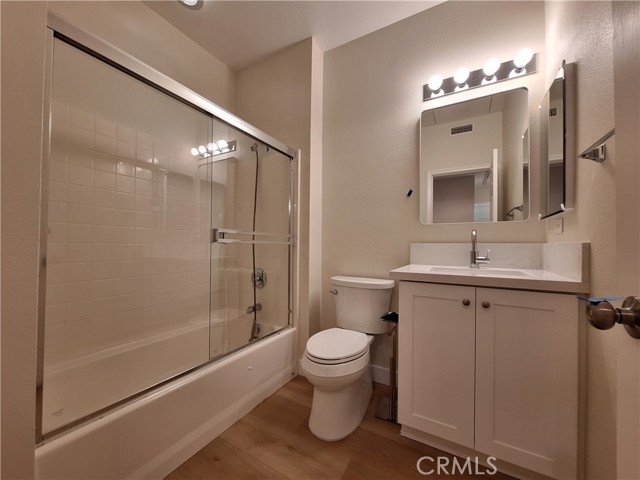 Detail Gallery Image 11 of 19 For 19 Perennial, Irvine,  CA 92603 - 2 Beds | 2/1 Baths