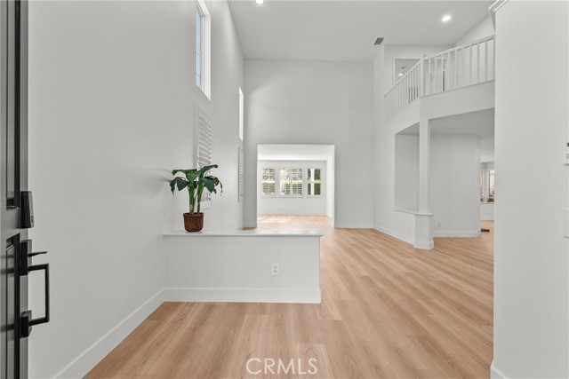 Detail Gallery Image 4 of 75 For 27605 Harwick, Valencia,  CA 91354 - 4 Beds | 4 Baths