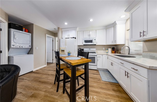 35134 Avenue C, Yucaipa CA: https://media.crmls.org/medias/fa21f062-a88c-4914-ada6-15ad88fd7f12.jpg