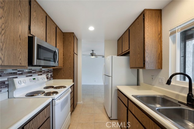 986 S Citron Street, Anaheim CA: https://media.crmls.org/medias/fa23462a-54ca-4a64-b59c-8f7dadfbd467.jpg