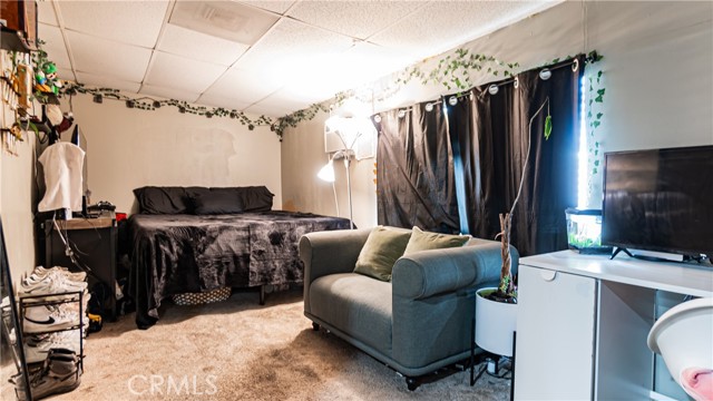 931 N Eucalyptus Avenue, Rialto CA: https://media.crmls.org/medias/fa241ad2-5bd3-4eb1-ad56-7d4573a59781.jpg