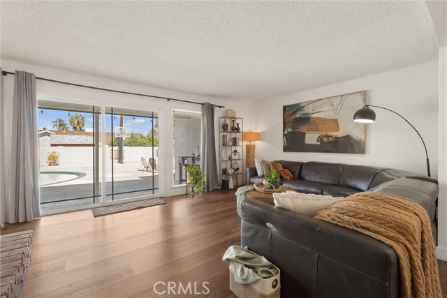 Detail Gallery Image 9 of 46 For 1675 W Mells, Anaheim,  CA 92802 - 4 Beds | 2/1 Baths