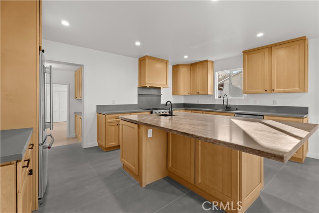 Detail Gallery Image 3 of 24 For 5324 W 121st, Hawthorne,  CA 90250 - – Beds | – Baths