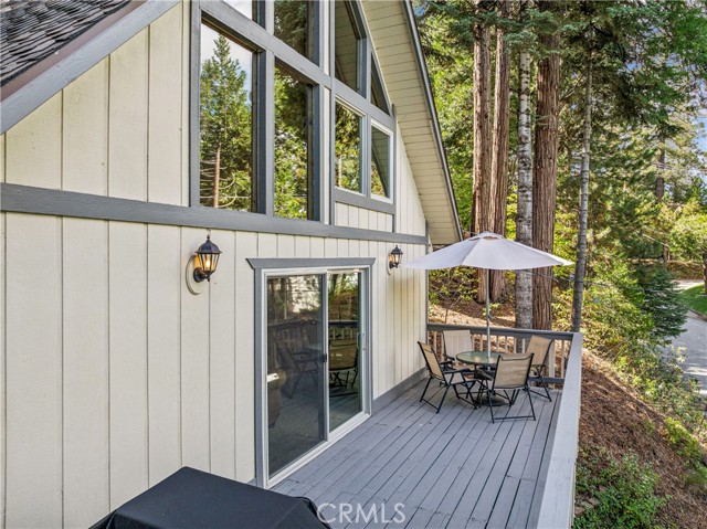 28565 Shenandoah Drive, Lake Arrowhead, CA 92352