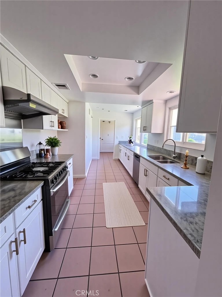 https://media.crmls.org/medias/fa26b030-4724-4831-a005-06ff518a4fd5.jpg?preset=X-Large
